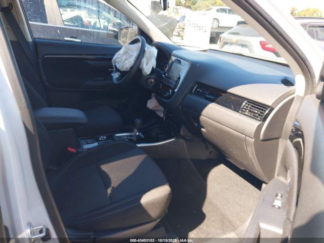 Mitsubishi Outlander Es Image 13