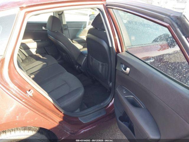 Kia Optima Lx Image 4