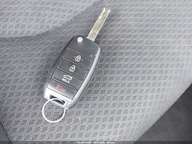 Kia Optima Lx Image 3