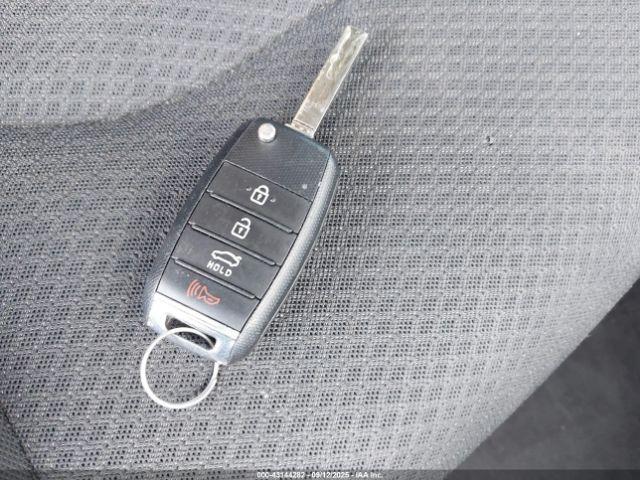 Kia Optima Lx Image 3