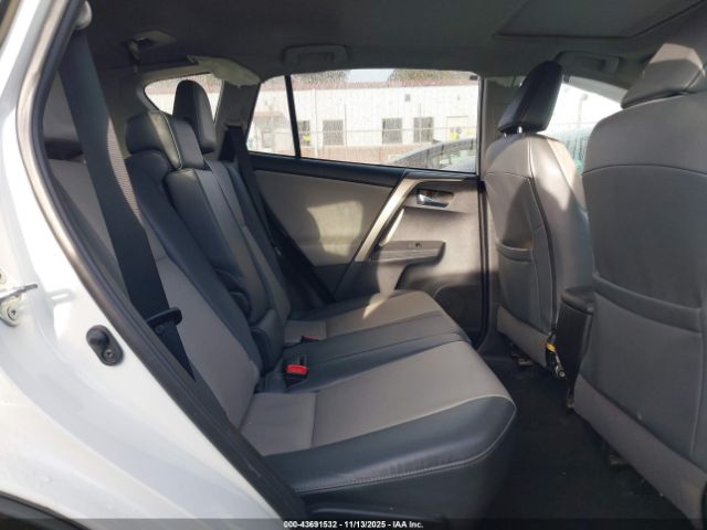 Toyota RAV4 Limited Image 10