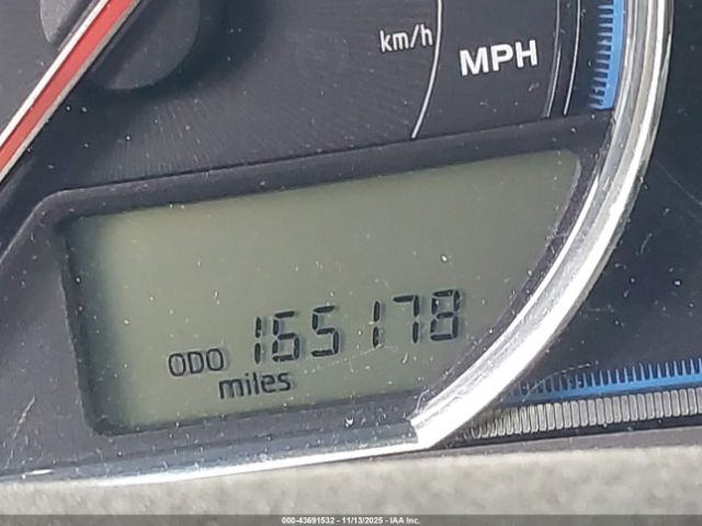 Toyota RAV4 Limited Image 8