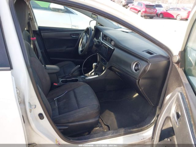 Toyota Corolla Le Image 2