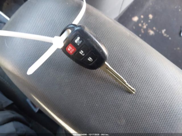 Toyota Corolla Le Image 11