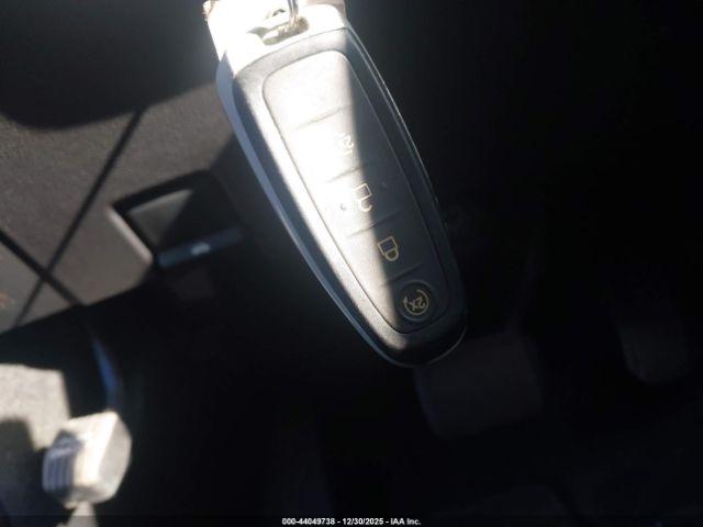 Ford Explorer Sport Image 14