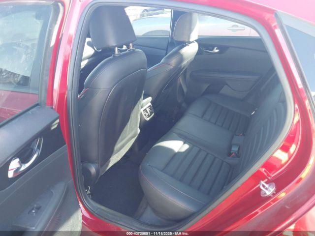 Kia Forte Gt Image 8