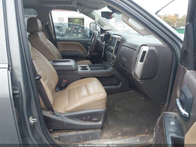 GMC Sierra 2500 Denali Image 5