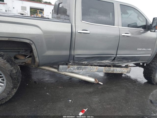 GMC Sierra 2500 Denali Image 12