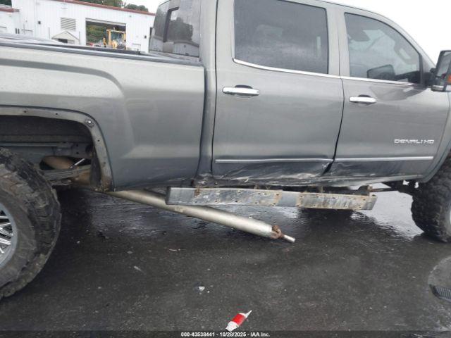 GMC Sierra 2500 Denali Image 12