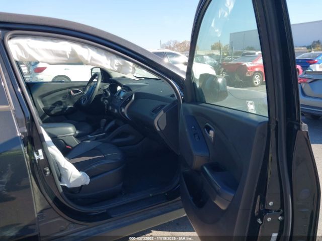 Hyundai TUCSON Gls Image 2