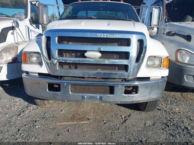 Ford F-650 Image 10