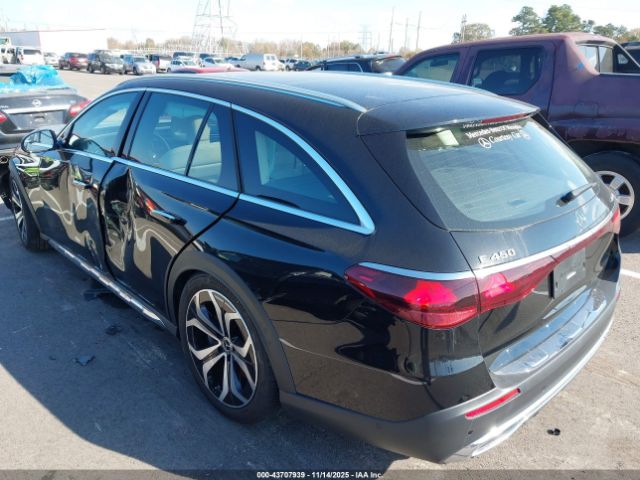 Mercedes-Benz E-Class 4matic Image 11