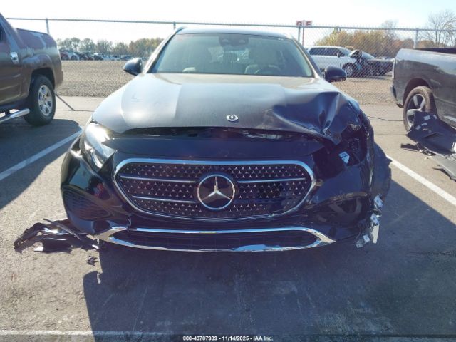 Mercedes-Benz E-Class 4matic Image 16