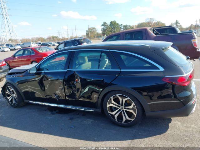 Mercedes-Benz E-Class 4matic Image 3