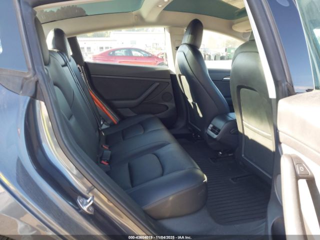 Tesla Model 3 Standard Range Plus Rear-wheel Drive Image 17