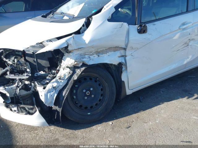 Honda Fit Lx Image 4