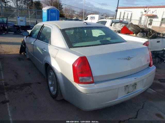 Chrysler 300 Touring Image 5