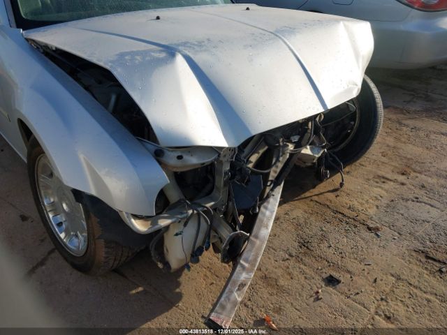 Chrysler 300 Touring Image 9