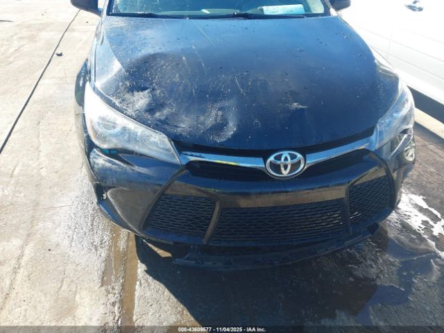 Toyota Camry Se Image 10