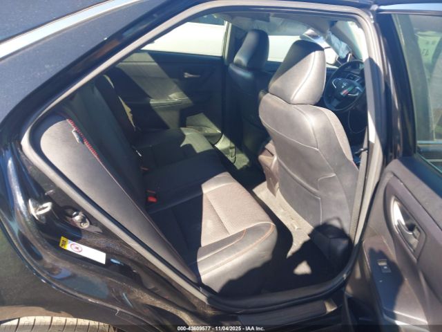 Toyota Camry Se Image 9