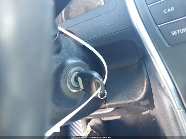 Toyota Camry Se Image 16