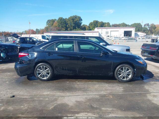 Toyota Camry Se Image 3