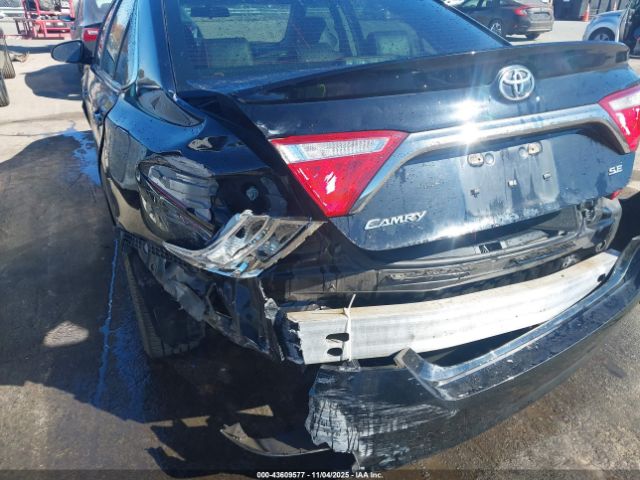 Toyota Camry Se Image 12