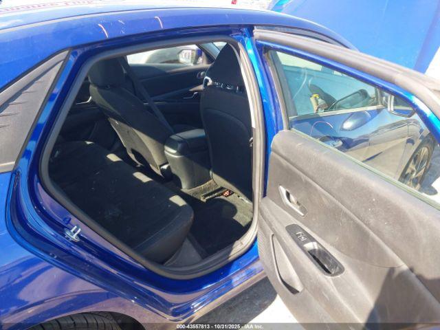 Hyundai ELANTRA Sel Image 5