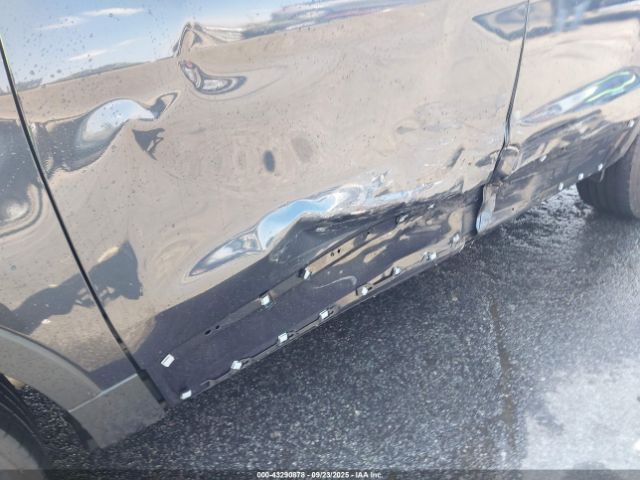 Ford Explorer Limited Image 9