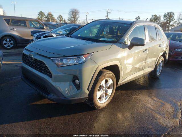 Toyota RAV4 Xle Image 2