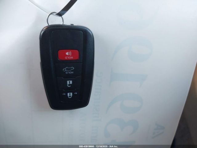 Toyota RAV4 Xle Image 8