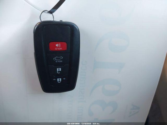 Toyota RAV4 Xle Image 8