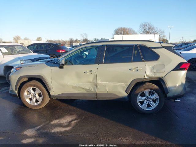 Toyota RAV4 Xle Image 17