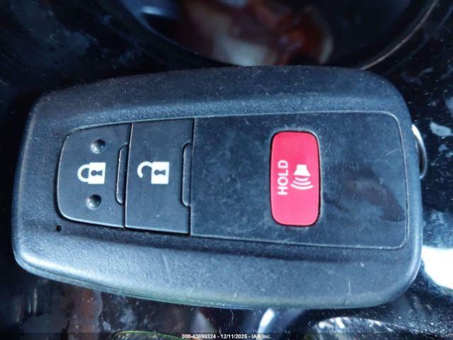 Toyota C-HR Xle Image 10