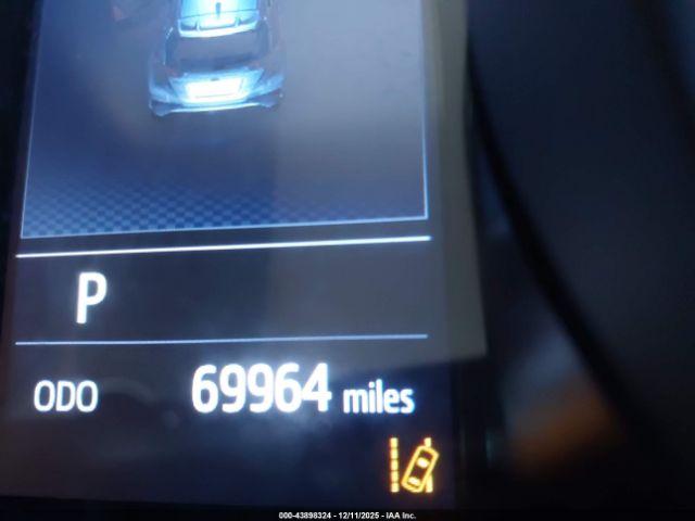 Toyota C-HR Xle Image 12