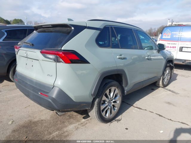 Toyota RAV4 Xle Premium Image 11