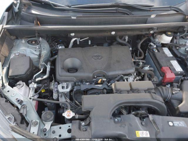 Toyota RAV4 Xle Premium Image 2