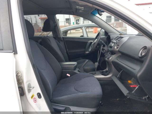 Toyota RAV4 Sport Image 4