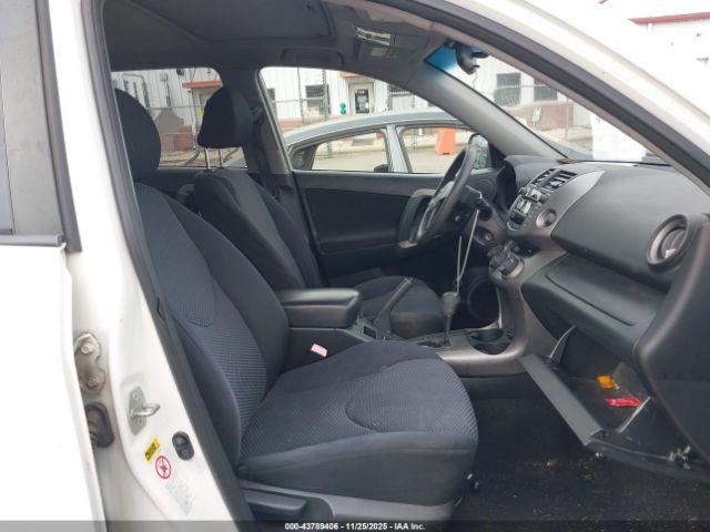 Toyota RAV4 Sport Image 4