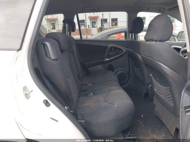 Toyota RAV4 Sport Image 6