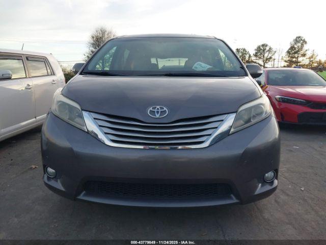 Toyota Sienna Limited Premium 7 Passenger Image 9