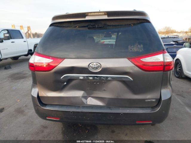 Toyota Sienna Limited Premium 7 Passenger Image 3