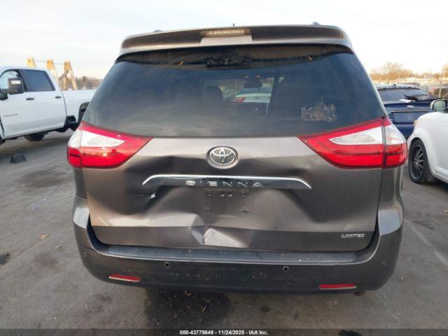 Toyota Sienna Limited Premium 7 Passenger Image 3