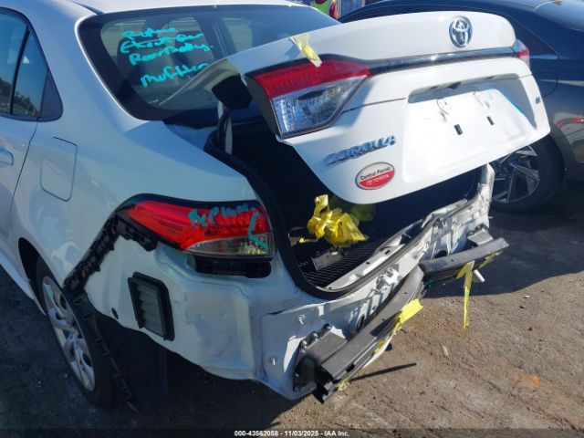 Toyota Corolla Le Image 9