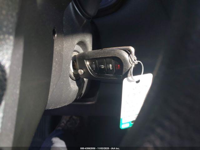 Toyota Corolla Le Image 8