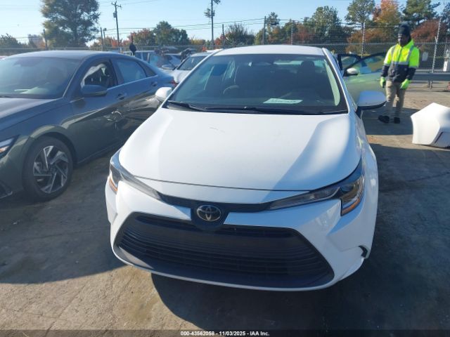 Toyota Corolla Le Image 15