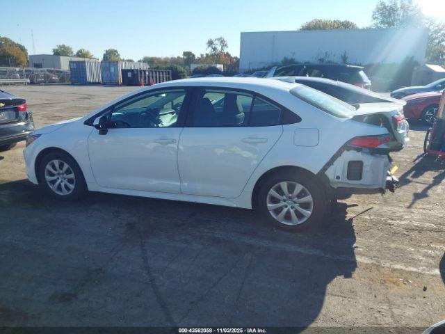 Toyota Corolla Le Image 11