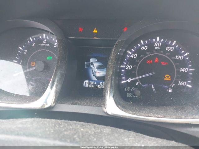 Toyota Avalon Xle Image 8