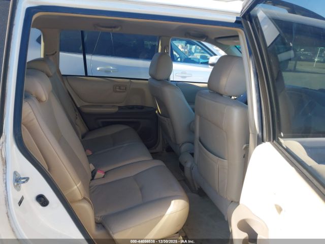 Toyota Highlander V6 Image 6