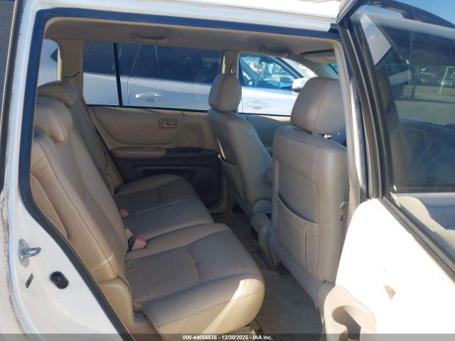 Toyota Highlander V6 Image 6